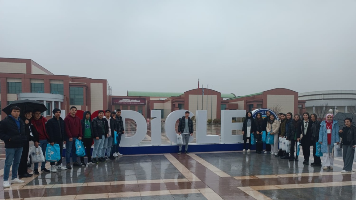 Kulp Çpal Öğrencileri Dicle Üniversitesi Bölüm Tanıtım Günlerinde
